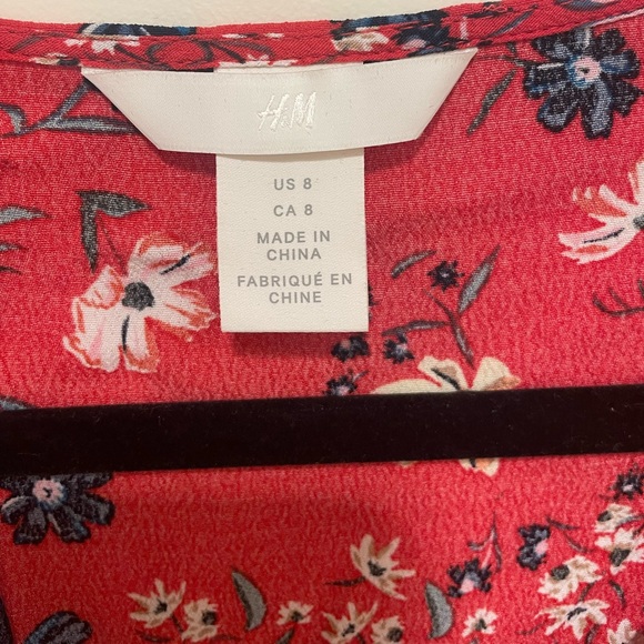 H&M red top size 8 (M),long sleeves and charming floral details. - Picture 3 of 4